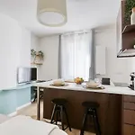 Appartement Design Batignolles Lignes 13 & 14 *